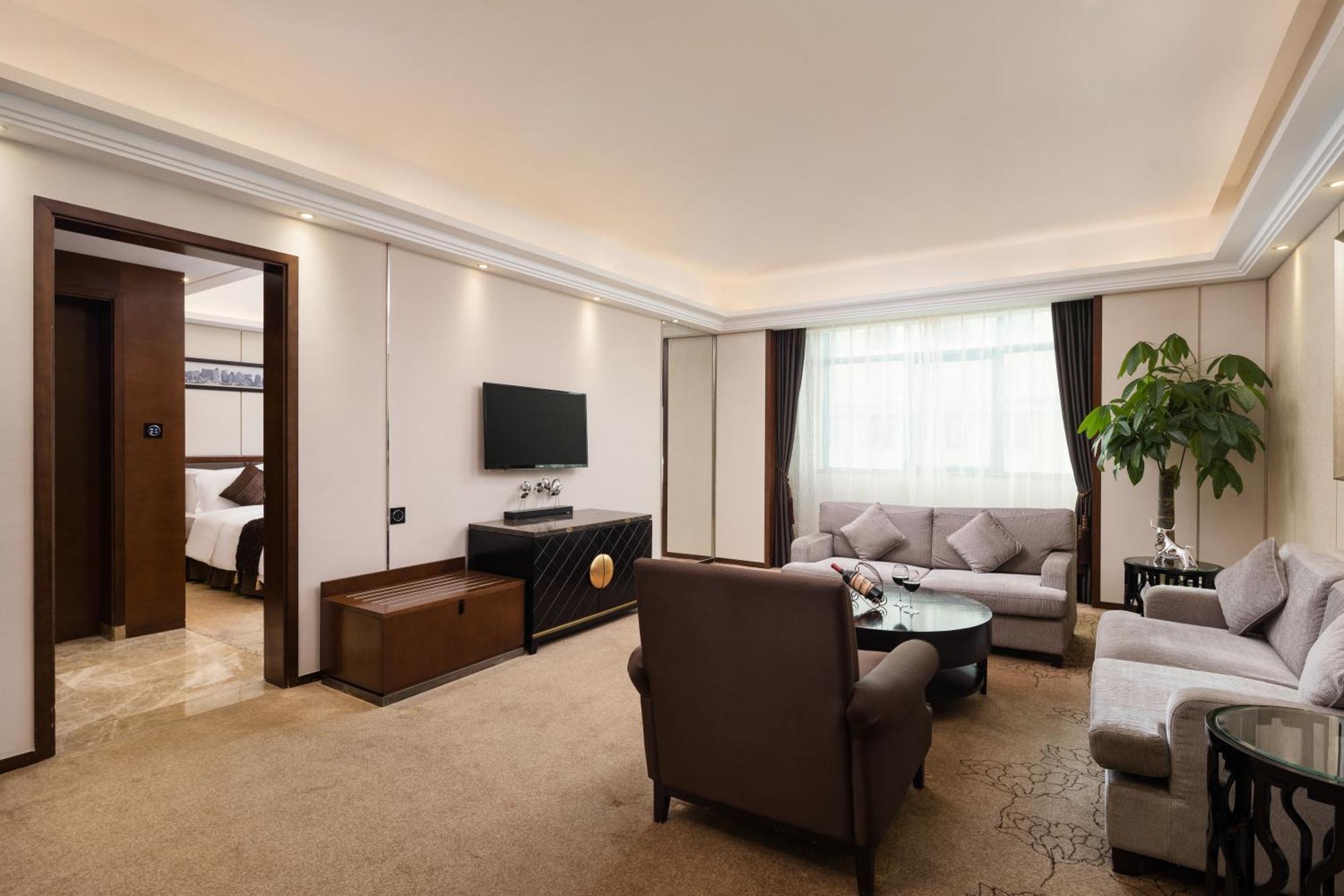 Maoming International Hotel Dış mekan fotoğraf