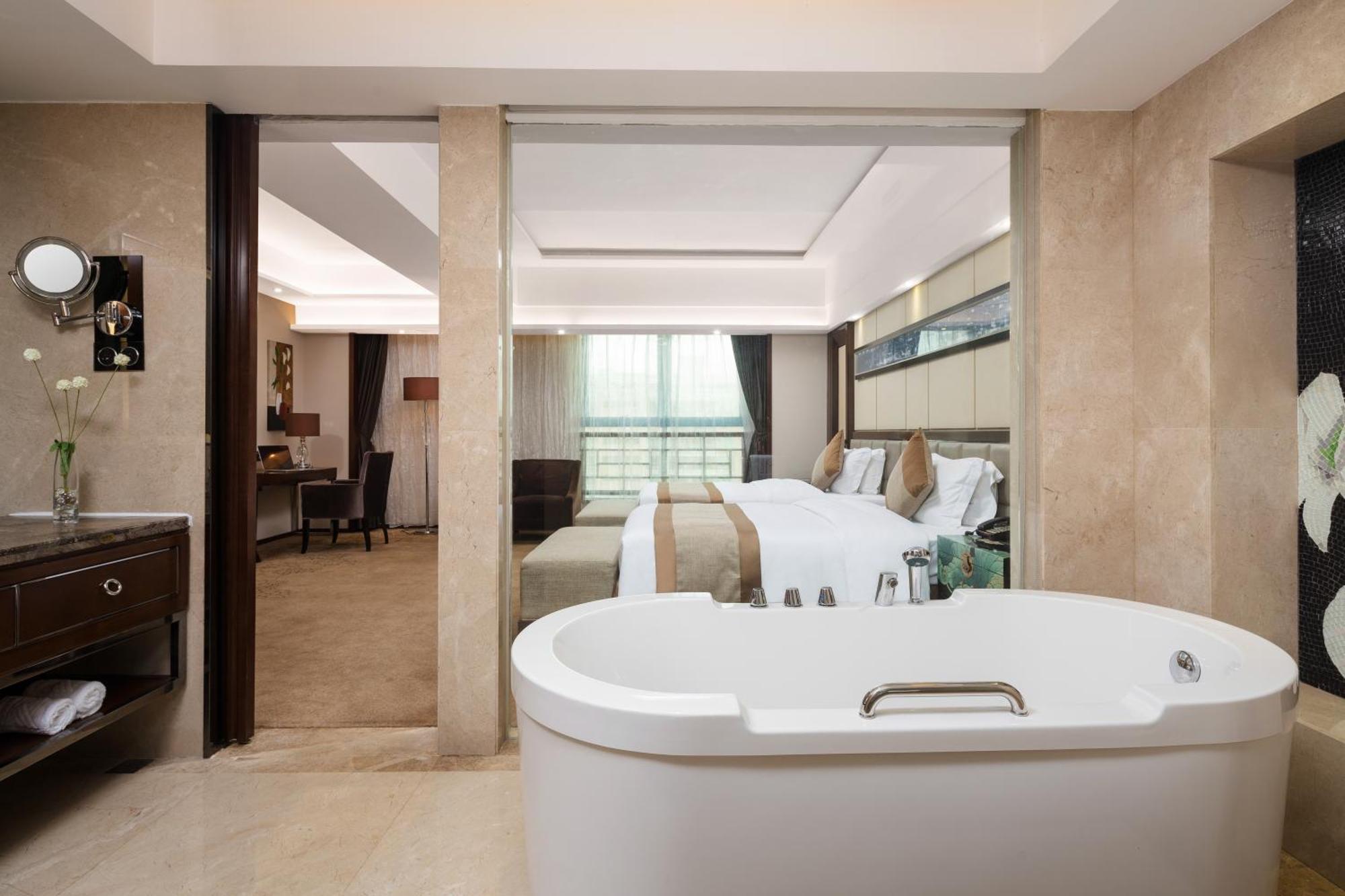 Maoming International Hotel Dış mekan fotoğraf