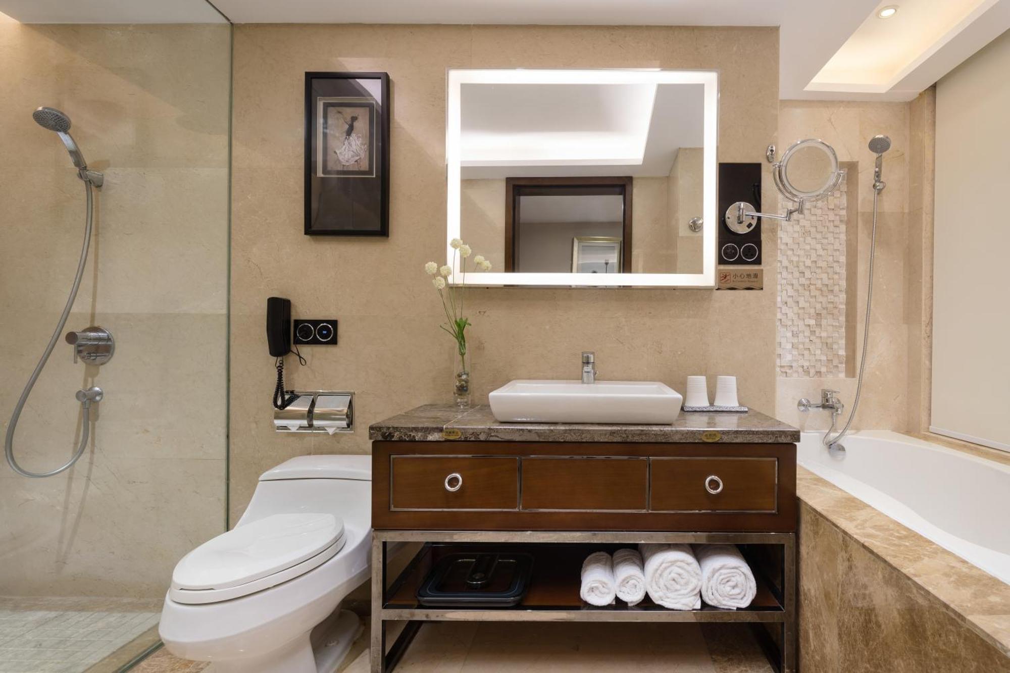 Maoming International Hotel Dış mekan fotoğraf