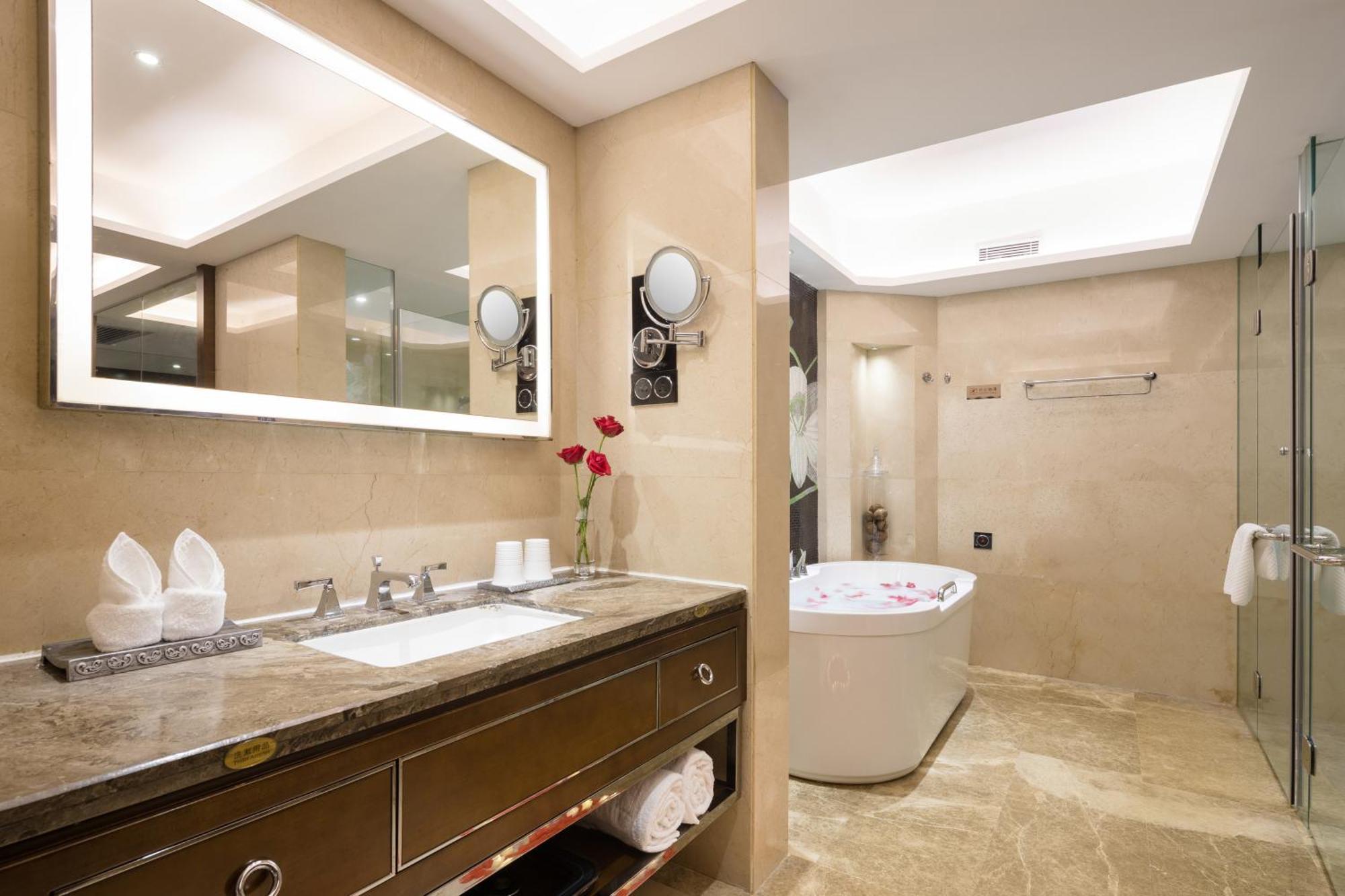 Maoming International Hotel Dış mekan fotoğraf